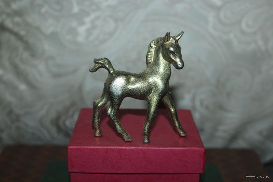 Небольшая, металлическая фигурка "Конь", высота 8.5 см.