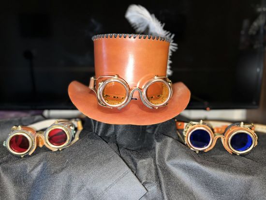 Шляпа, цилиндр ручной работы из натуральной кожи в стиле steampunk!!!