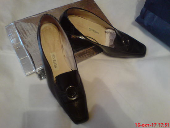 Туфли  кожаные 39-40 р,удобные на небольшом каблучке.