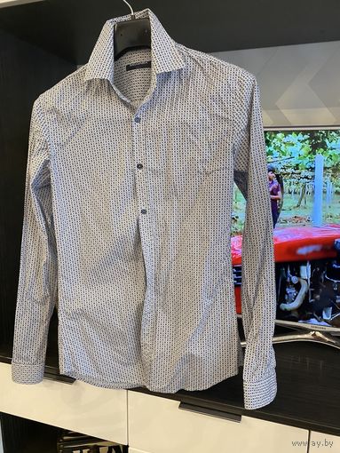 Рубашка мужская фирменная для стройного парня размер 42-44, рост 182