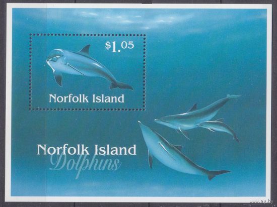 1997 Остров Норфолк 634/B18 Морская фауна - Дельфины