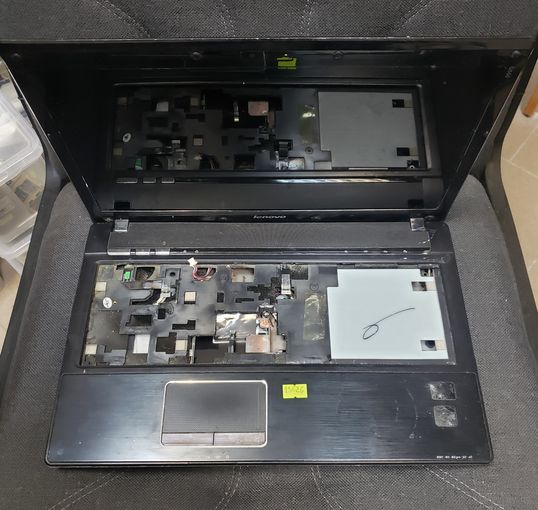 Ноутбук Lenovo G560 20042. Можно по частям. 13526