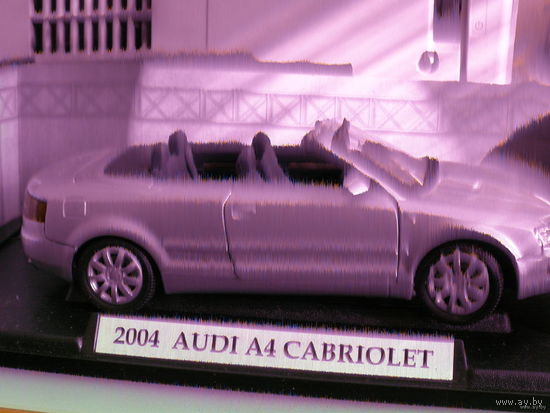 Модель машины коллекционная AUDI A4 CABRIOLET 1:18