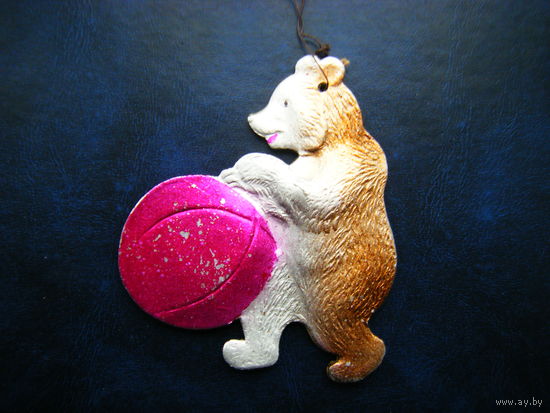 Медведь с мячом картонаж. 50-е годы. Из СССР.